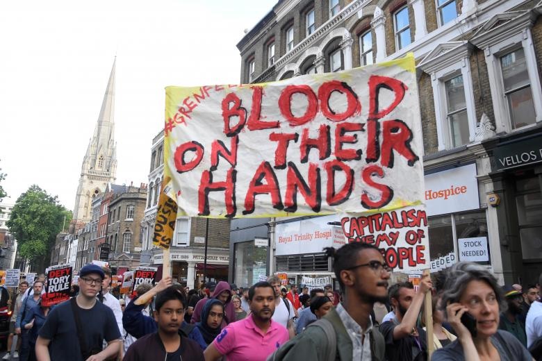 تصاویر | اعتراض لندنی‌ها به ضعف دولت در مواجهه با آتش‌سوزی برج گرنفل